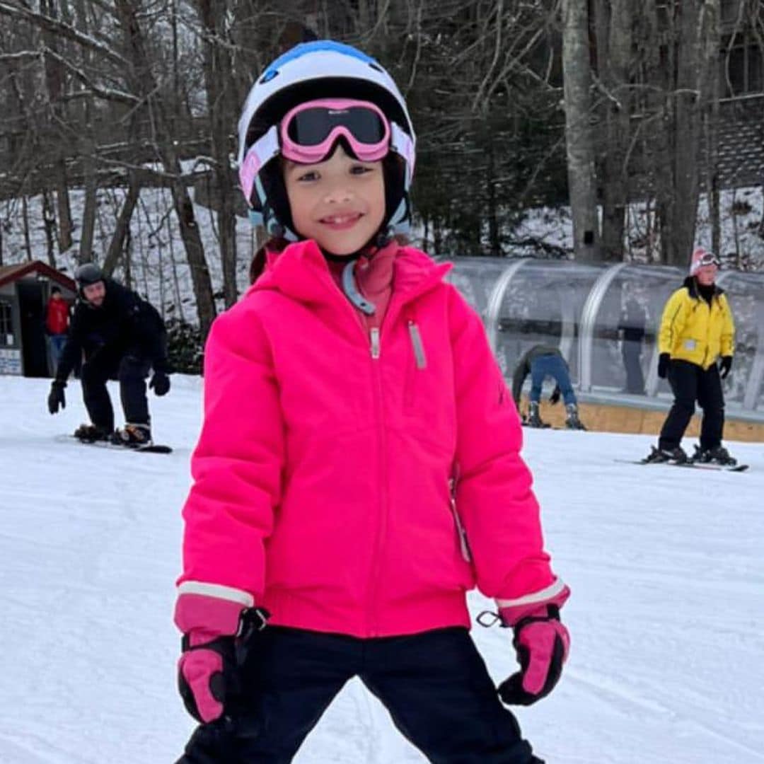 Giulietta, la hija de Ana Patricia Gámez, ¡toda una experta sobre la nieve!