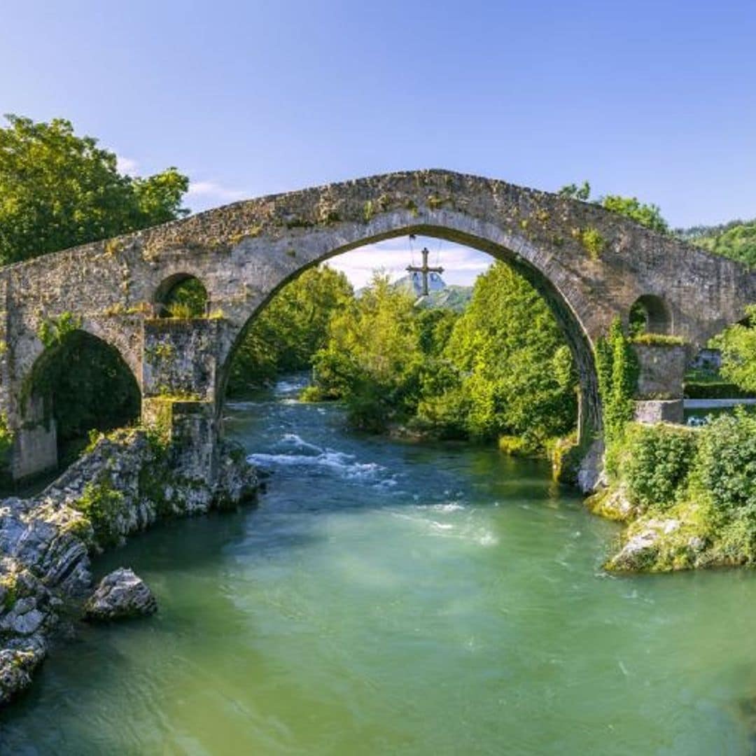 Cangas de Onís, una preciosa villa asturiana a orillas del Sella