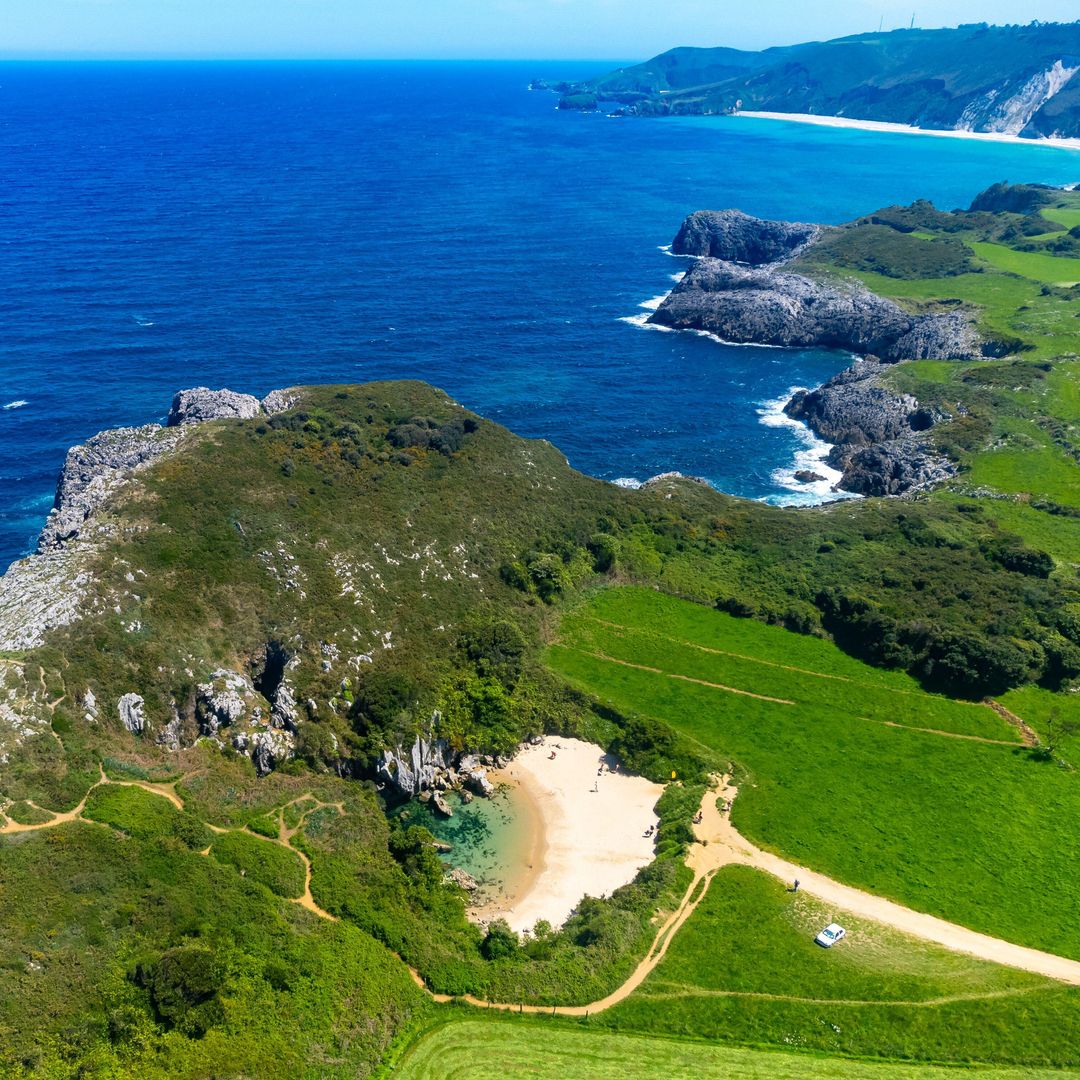 Playa de Gulpiyuri, Asturias