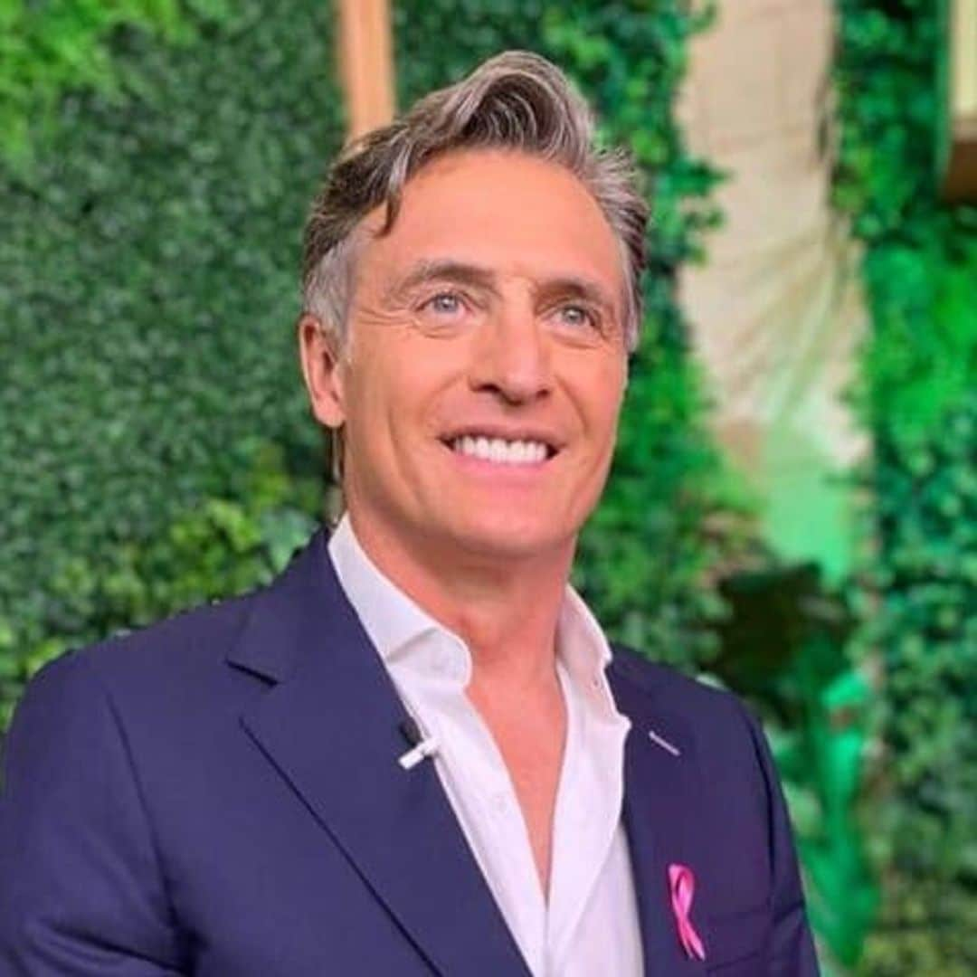 Juan Soler vuelve a la conducción del programa 'Sale el Sol' junto a su novia, Paulina Mercado