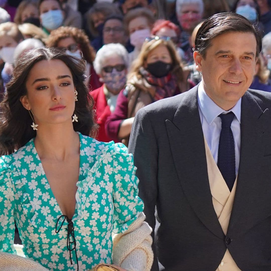 Manuela Falcó, romántica y tradicional con un vestido de flores de inspiración 'vintage'