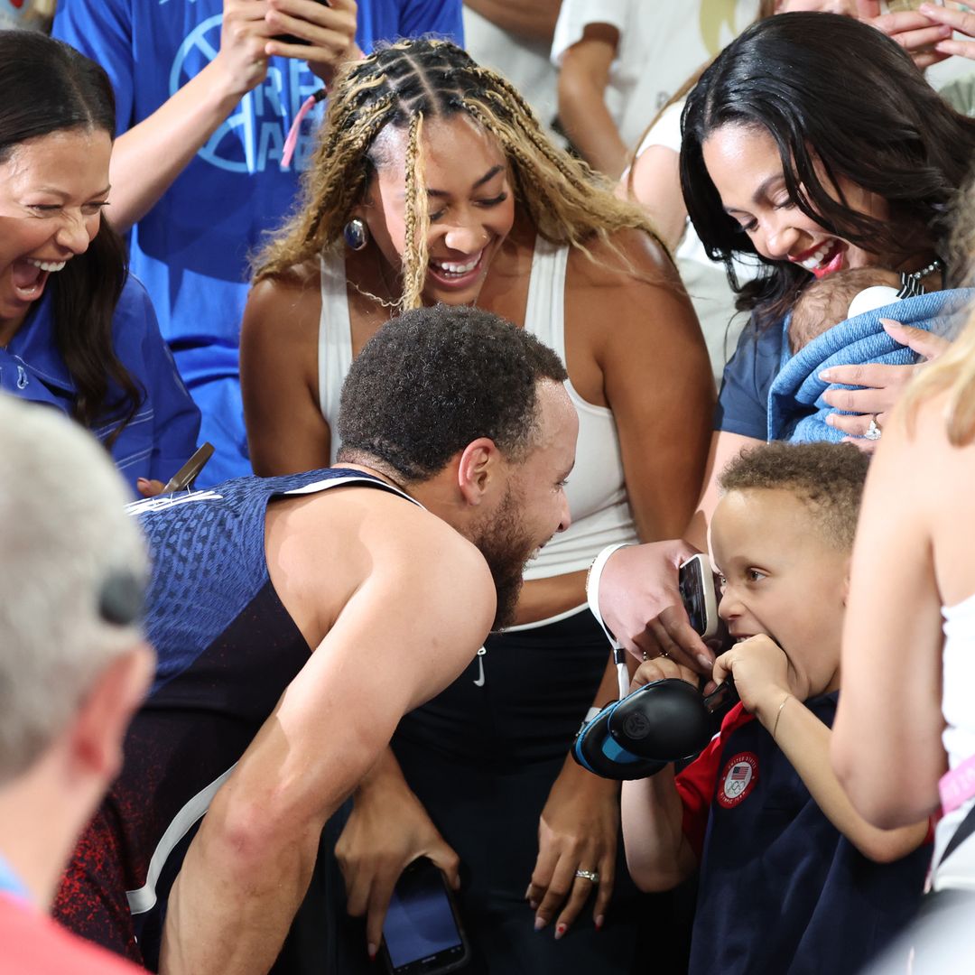 La tierna celebración de Stephen Curry, estrella de la selección de baloncesto estadounidense, con su bebé de tres meses