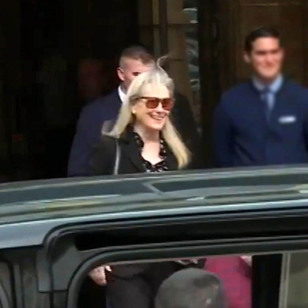 Meryl Streep, exultante y cercana en su llegada a Oviedo para asistir a los Premios Princesa de Asturias