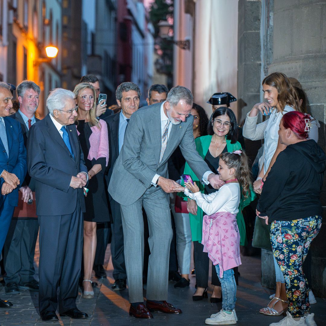 El Rey Felipe VI, acompañado por el presidente de la República italiana, Sergio Mattarella y el presidente de Canarias, Fernando Clavijo, visita el casco histórico de la ciudad, a 19 de septiembre de 2024, en Las Palmas de Gran Canaria, Gran Canaria, Canarias 