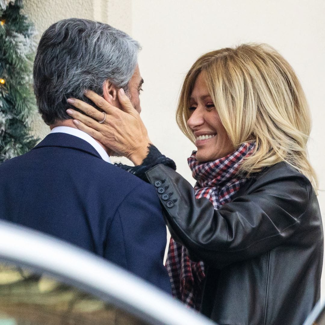 Susanna Griso haciendo un cariñoso gesto a Luis Enríquez Nistal