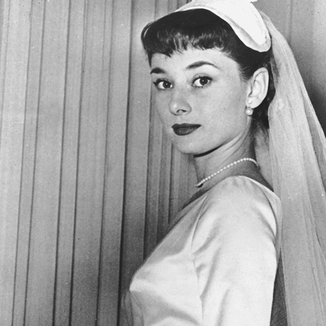 Del collar de Audrey Hepburn a los pendientes de Kate Middleton: joyas inspiradas en las novias más icónicas de todos los tiempos