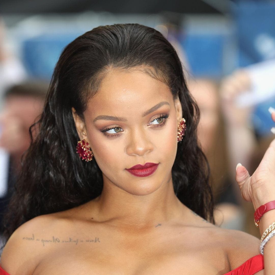 Rihanna ofrece una disculpa por ofender a la comunidad islámica en su desfile de lencería