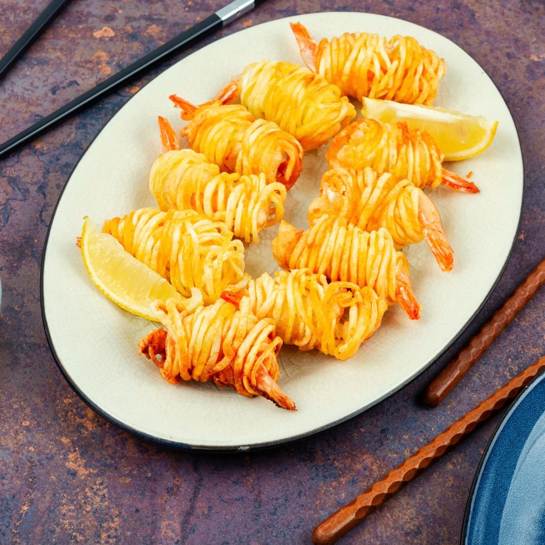 Langostinos crujientes con fideos de patata