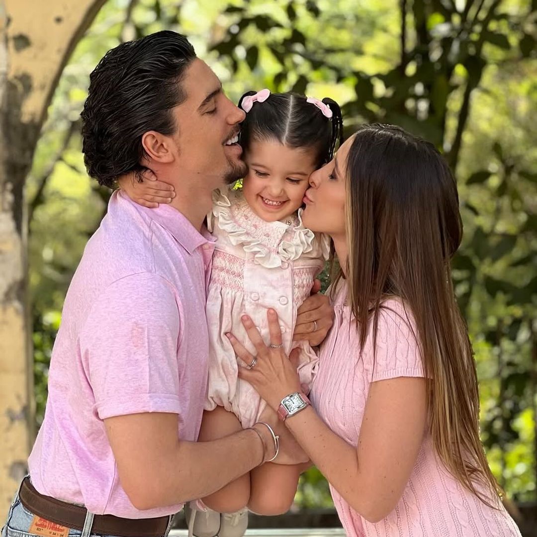 Rendidos de amor, Alex Fernández y Alexia Hernández celebran el cumpleaños de su hija Mía