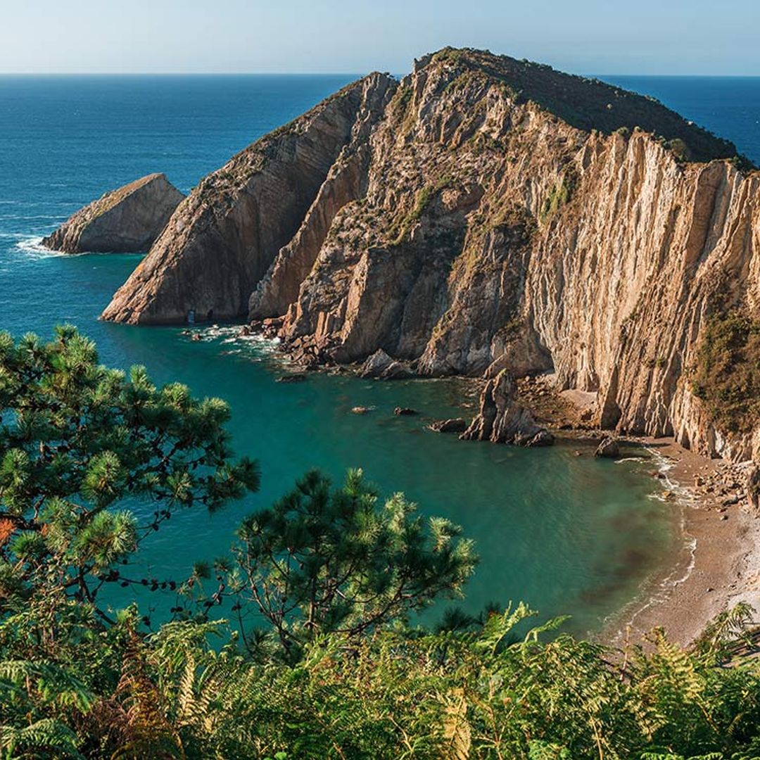 El Silencio, la playa más dramática de la costa asturiana 