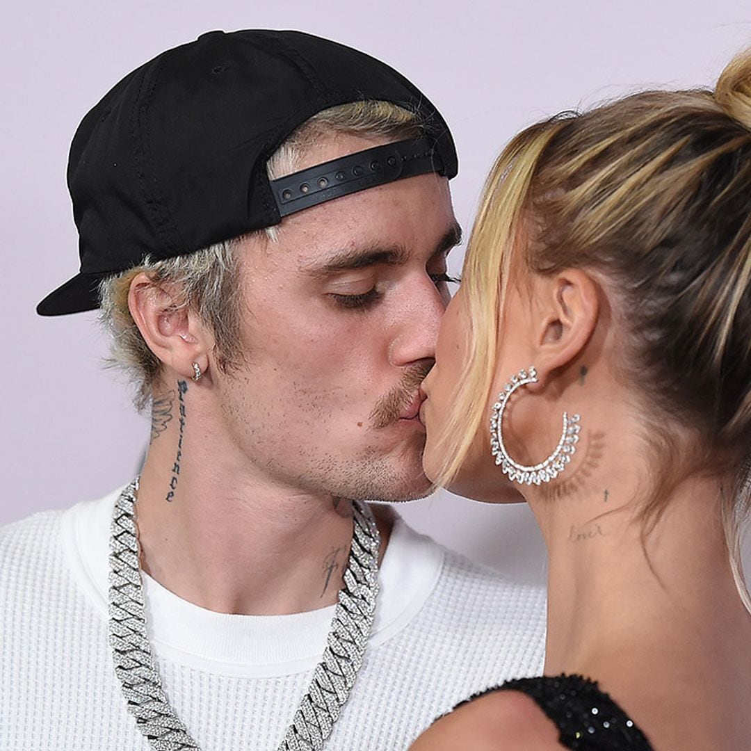 Justin Bieber muestra el álbum privado de su bautismo junto a su mujer, Hailey