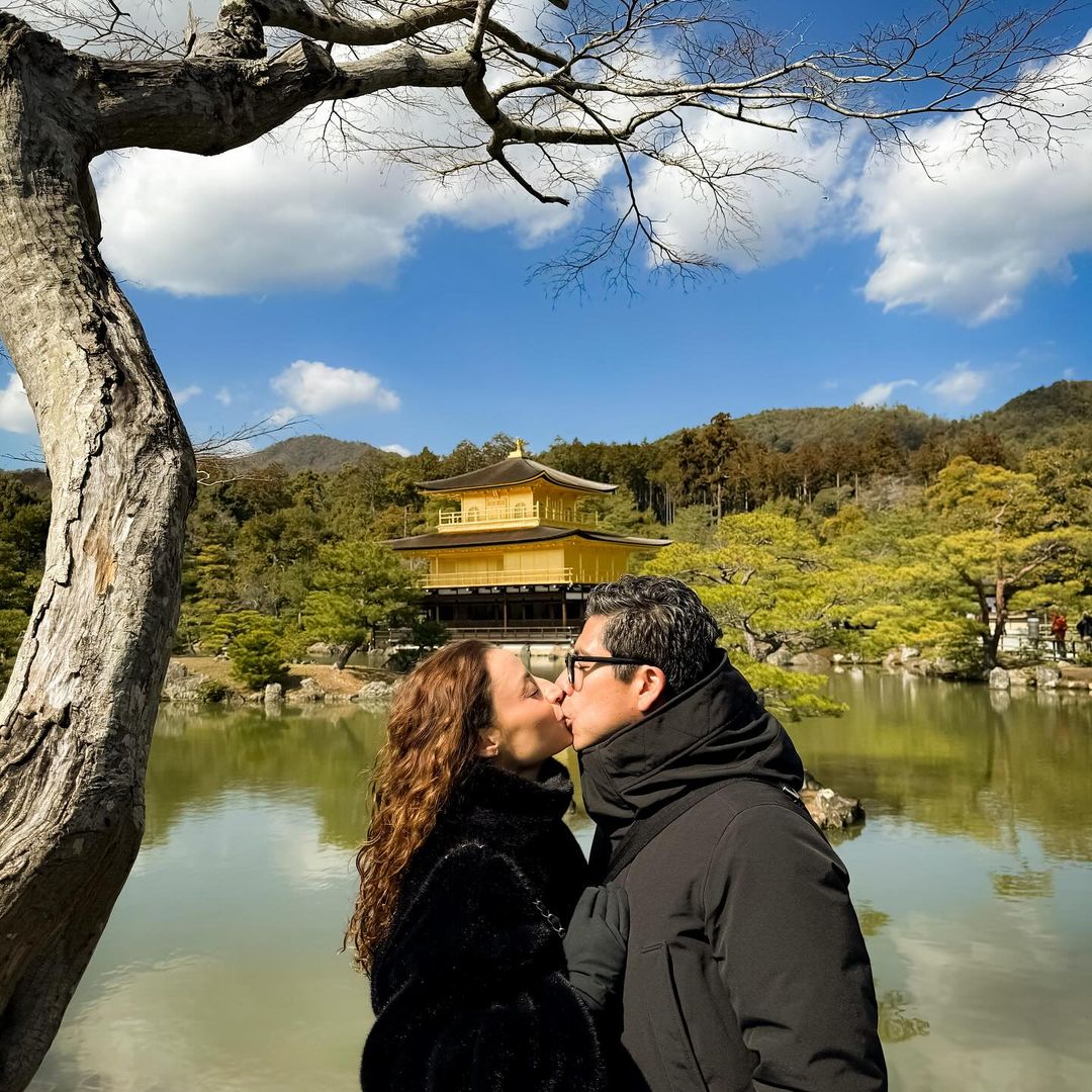 Con un romántico posado, Marimar Vega celebra el cumpleaños 44 de su esposo