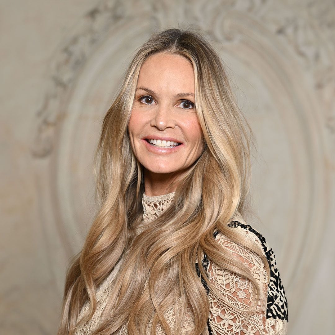 ¿Funcionan las máscaras de luz led como la de Elle Macpherson? Los dermatólogos responden