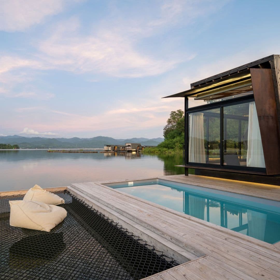 Literalmente, una sorprendente casa sobre el lago