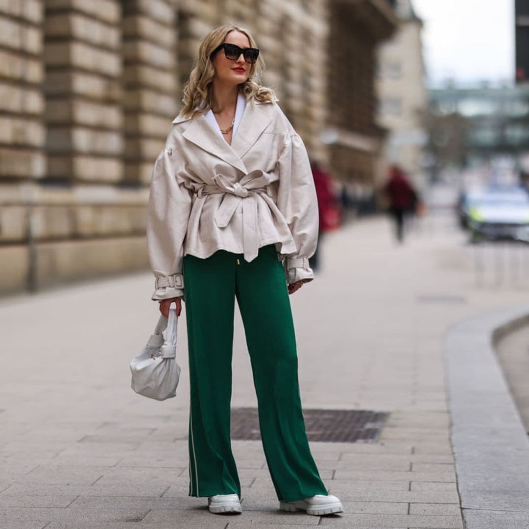 Invierte en unos pantalones fluidos, la prenda que no necesitas probarte y triunfa entre las españolas