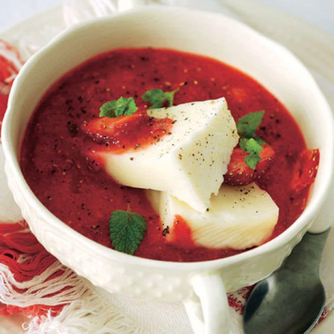 Sopa de fresas y queso al cava