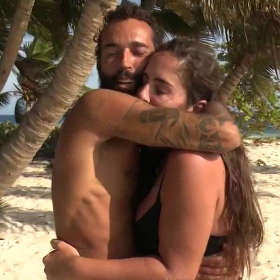 ¡Por el suelo! El efusivo reencuentro de Omar Sánchez y Anabel Pantoja en 'Supervivientes'