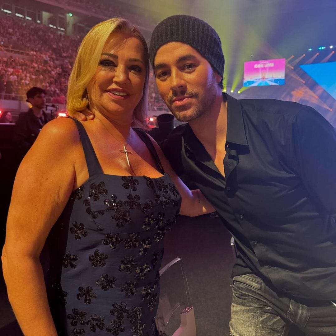 Las fotos virales de Belén Esteban con todas las estrellas en la gala de LOS40: de Enrique Iglesias a Maluma