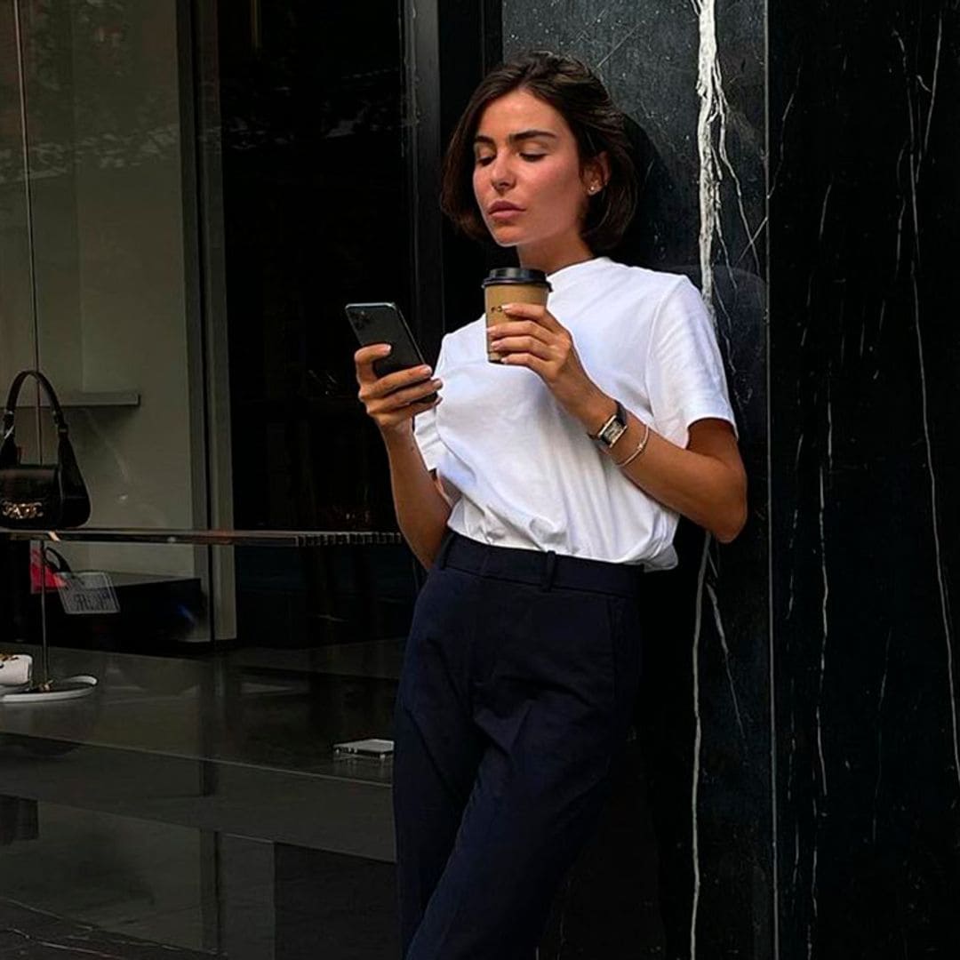 Es el momento de dar una segunda vida a tu pantalón de traje con estos tops y camisas básicos