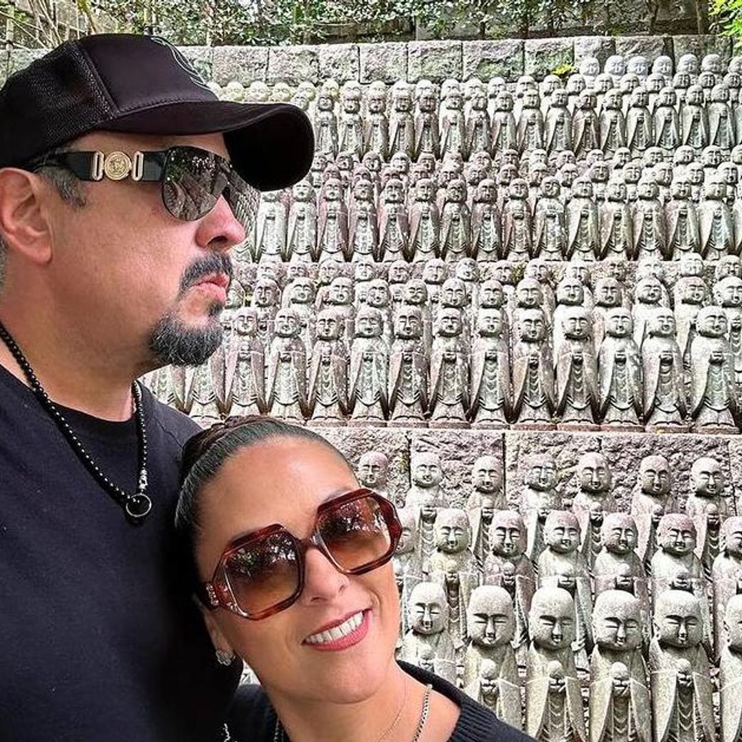 Las románticas vacaciones de Pepe Aguilar y su esposa a Japón