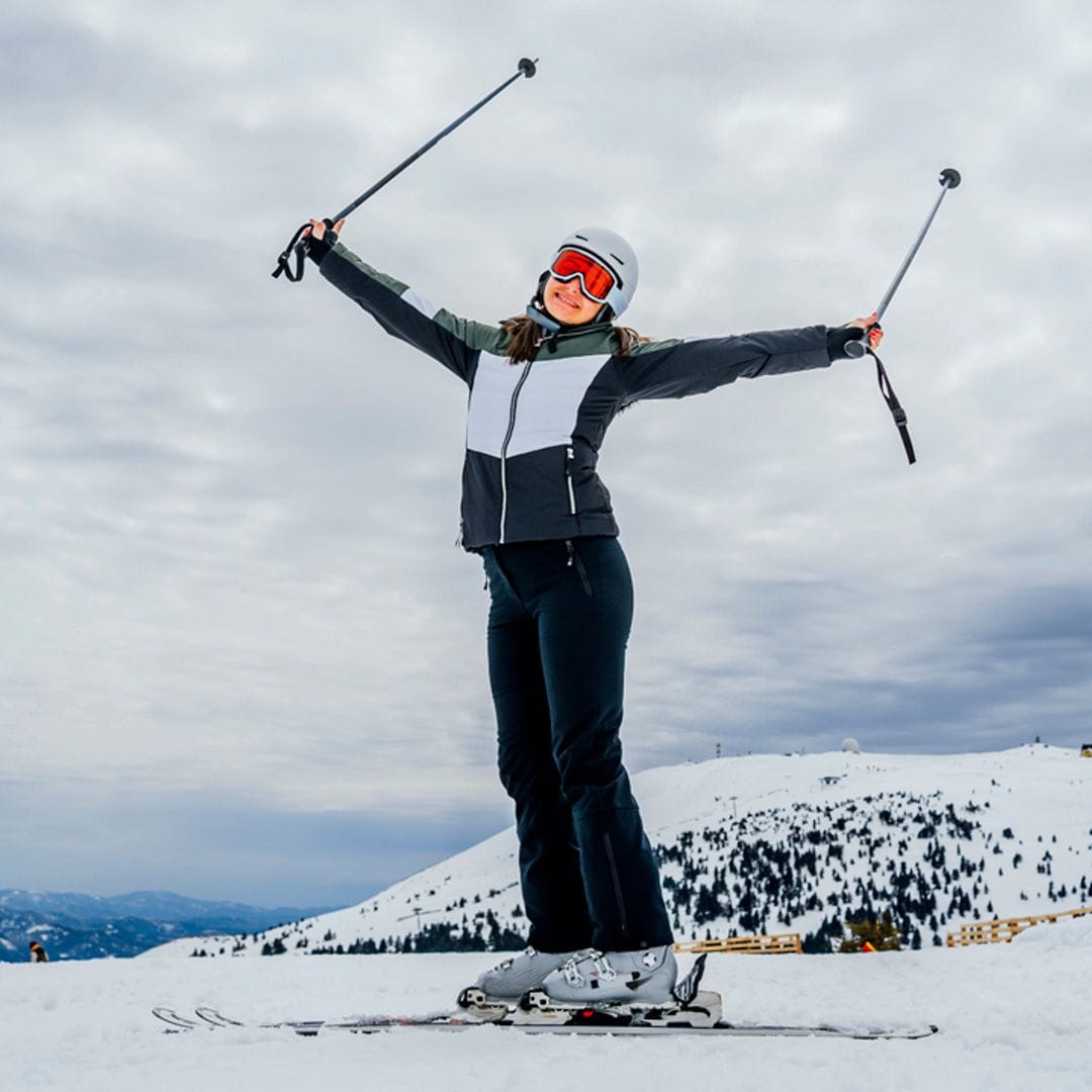 Si estás planeando una escapada a la nieve, necesitas esta cazadora de esquí que arrasa en Amazon