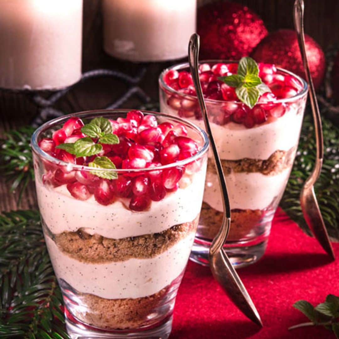 Vasito navideño de mascarpone, cacao y granada