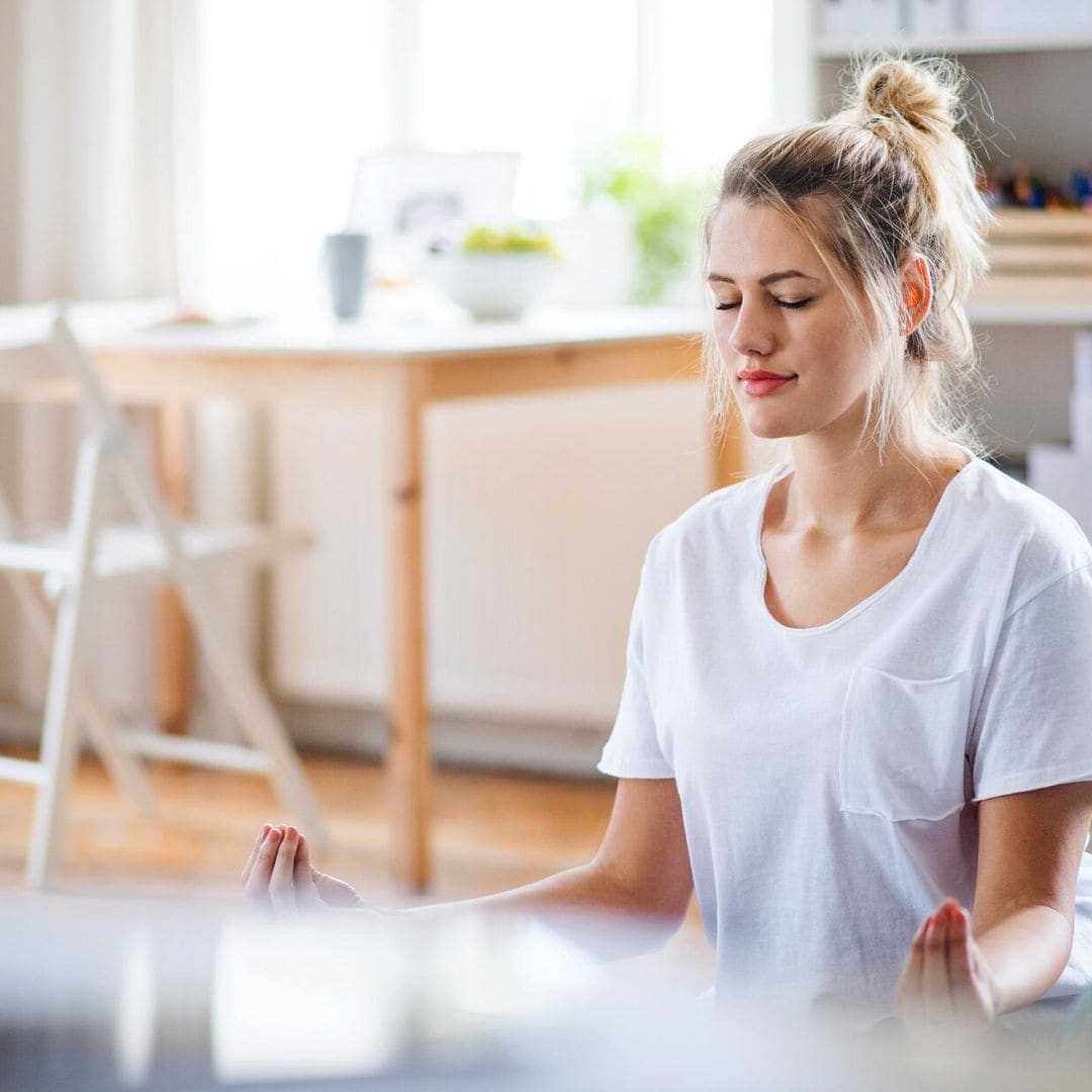 Sí, la hipnosis y la meditación te pueden ayudar a vivir un postparto positivo