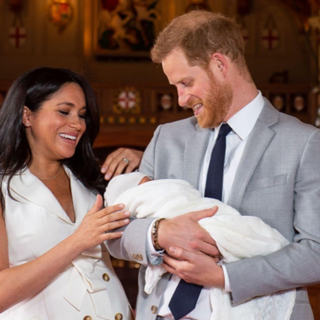 El príncipe Harry celebra el Día del Padre con una nueva fotografía de su hijo Archie Harrison