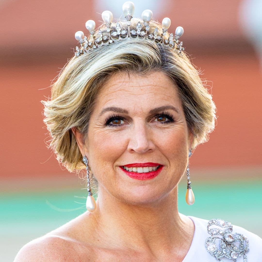 Máxima abre el joyero real en Viena: tiara de perlas y un impresionante broche de diamantes