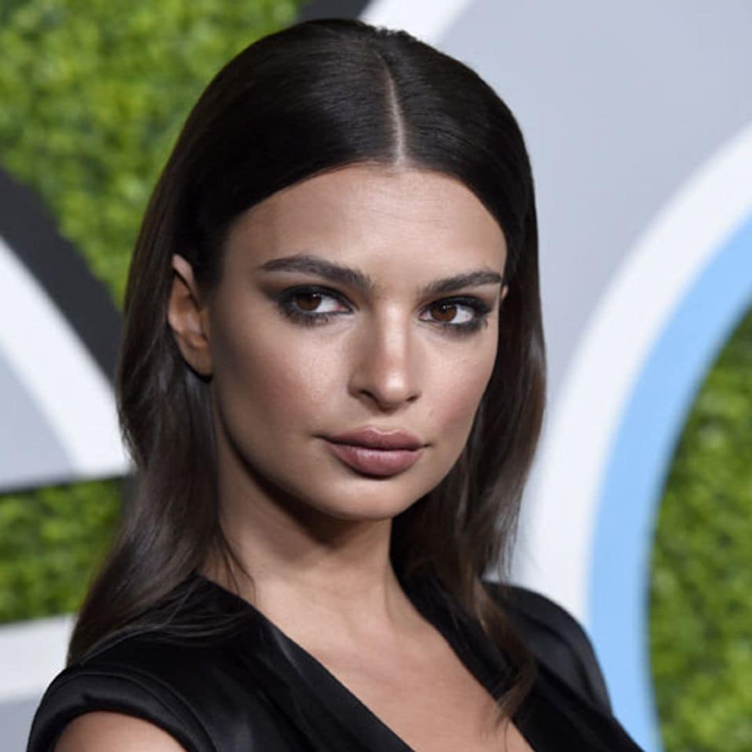 Emily Ratajkowski o cómo crear el perfecto look de invitada por menos de 60 euros