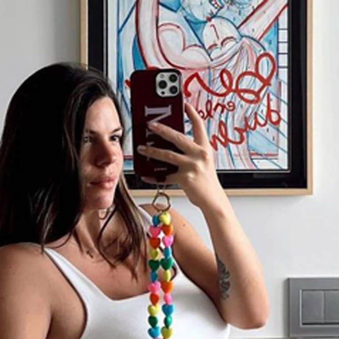 Laura M. Flores, natural y sin complejos, comparte la imagen de su cuerpo posparto