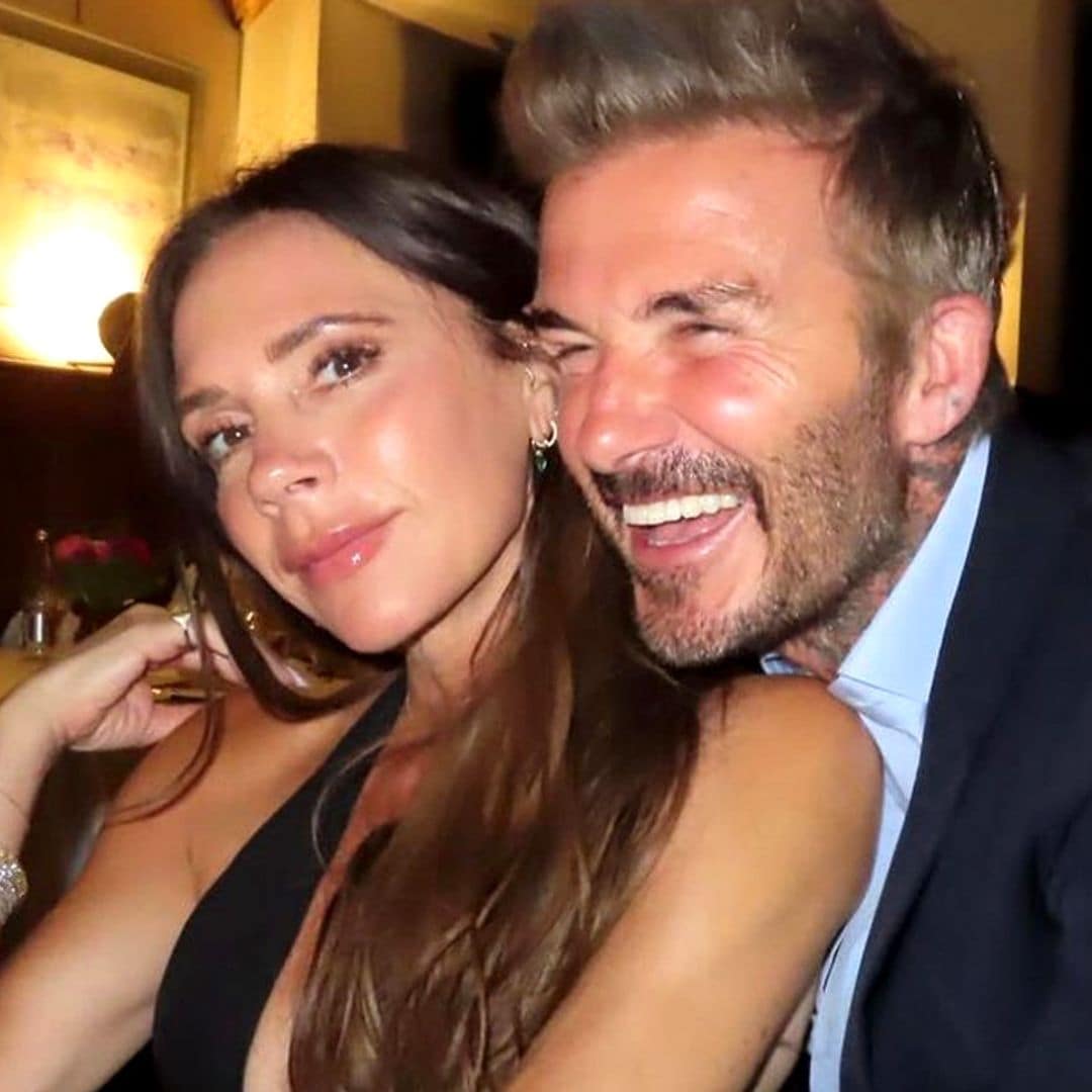 Victoria Beckham abre su álbum personal por el 49 cumpleaños de David y le graba ¡luciendo cuerpazo!