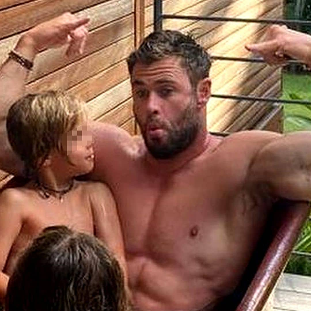 Los hijos de Elsa Pataky piden un viaje en barco y Chris Hemsworth tira de ingenio (y de abdominales)