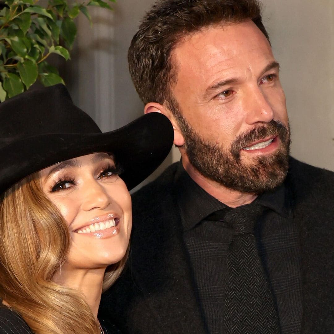 Tras su boda, JLo vuelve a triunfar en Ralph Lauren y posa con Ben Affleck