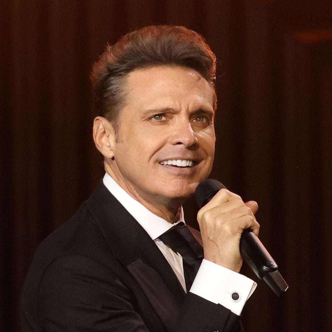 Con look renovado, Luis Miguel reaparece en un comercial sobre los momentos únicos