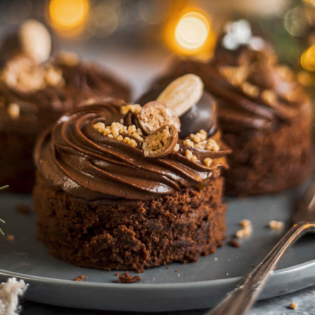 Mini tartas de pan de jengibre y miel con chocolate