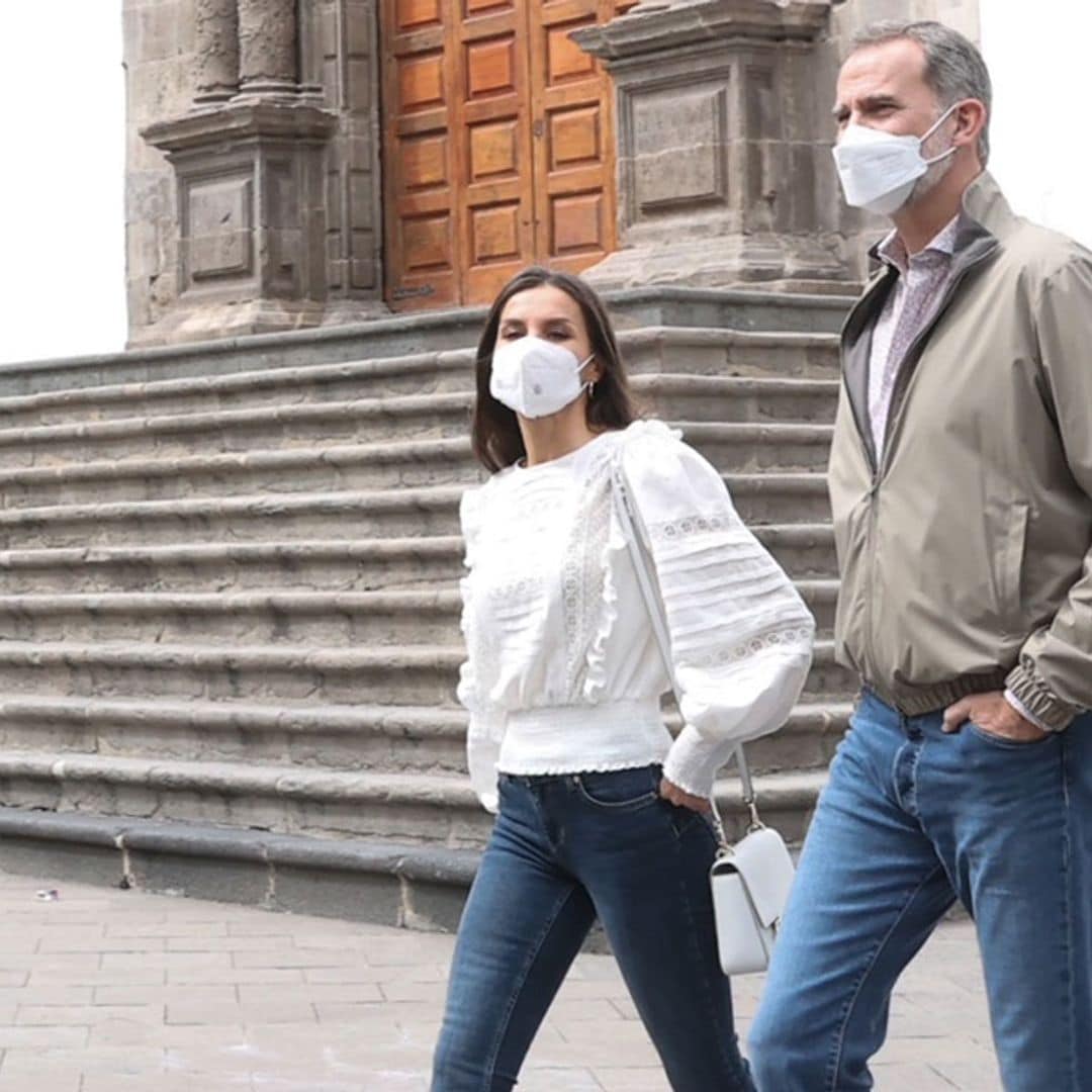 Doña Letizia, dos looks en La Palma y su apoyo al diseño de la isla