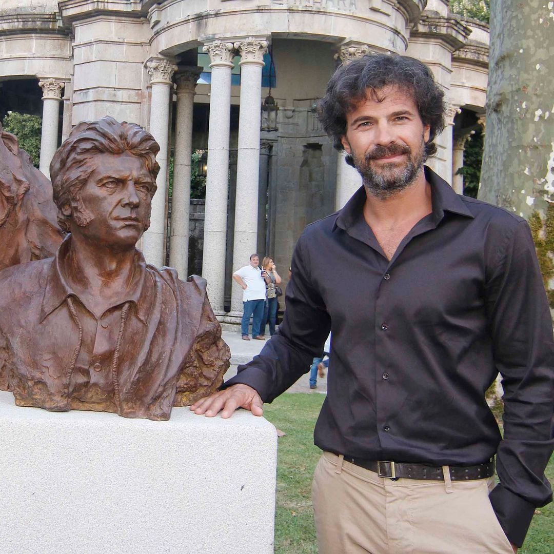 Vandalizan la estatua de Sancho Gracia coincidiendo con la sentencia a cadena perpetua de su nieto