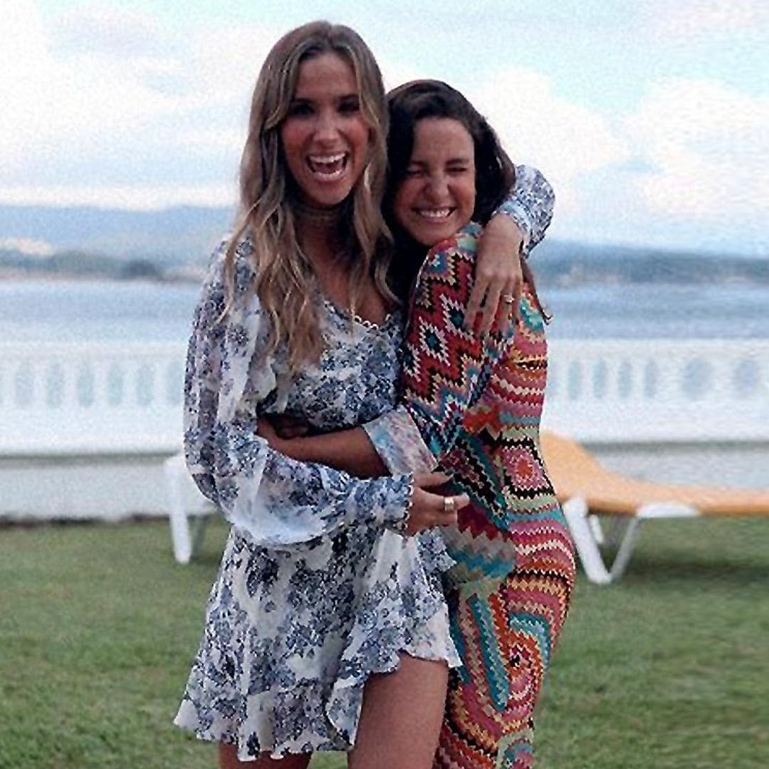 El traje estampado 'made in Spain' que María Pombo y su hermana Marta han compartido esta Navidad