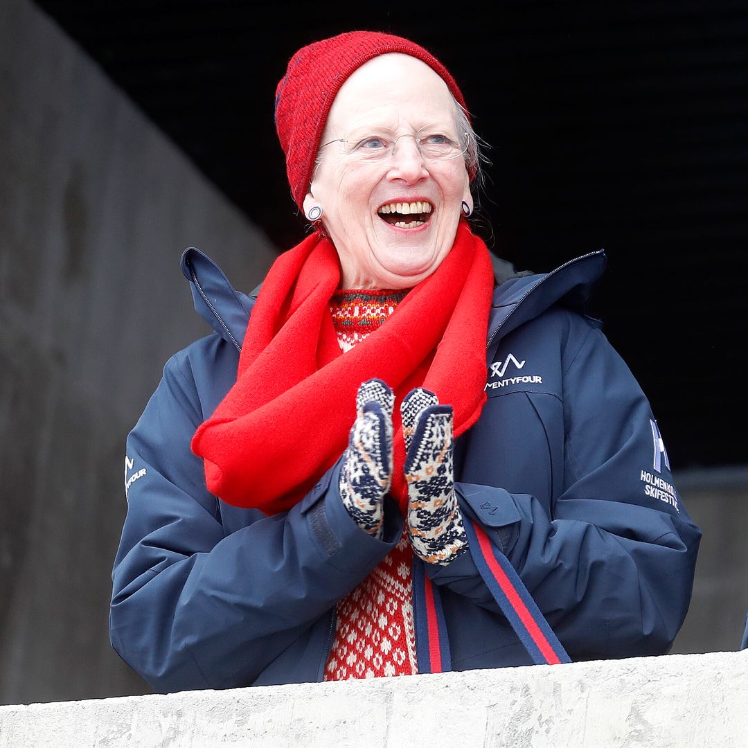 La reina Margarita, después de su abdicación, acudió a un festival de esquí en Oslo, donde fue recibida por la la Familia Real de Noruega, una cita que siempre le gustó