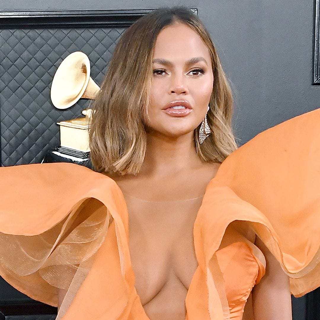 Chrissy Teigen habla por primera vez de un tema tabú: su aumento de pecho