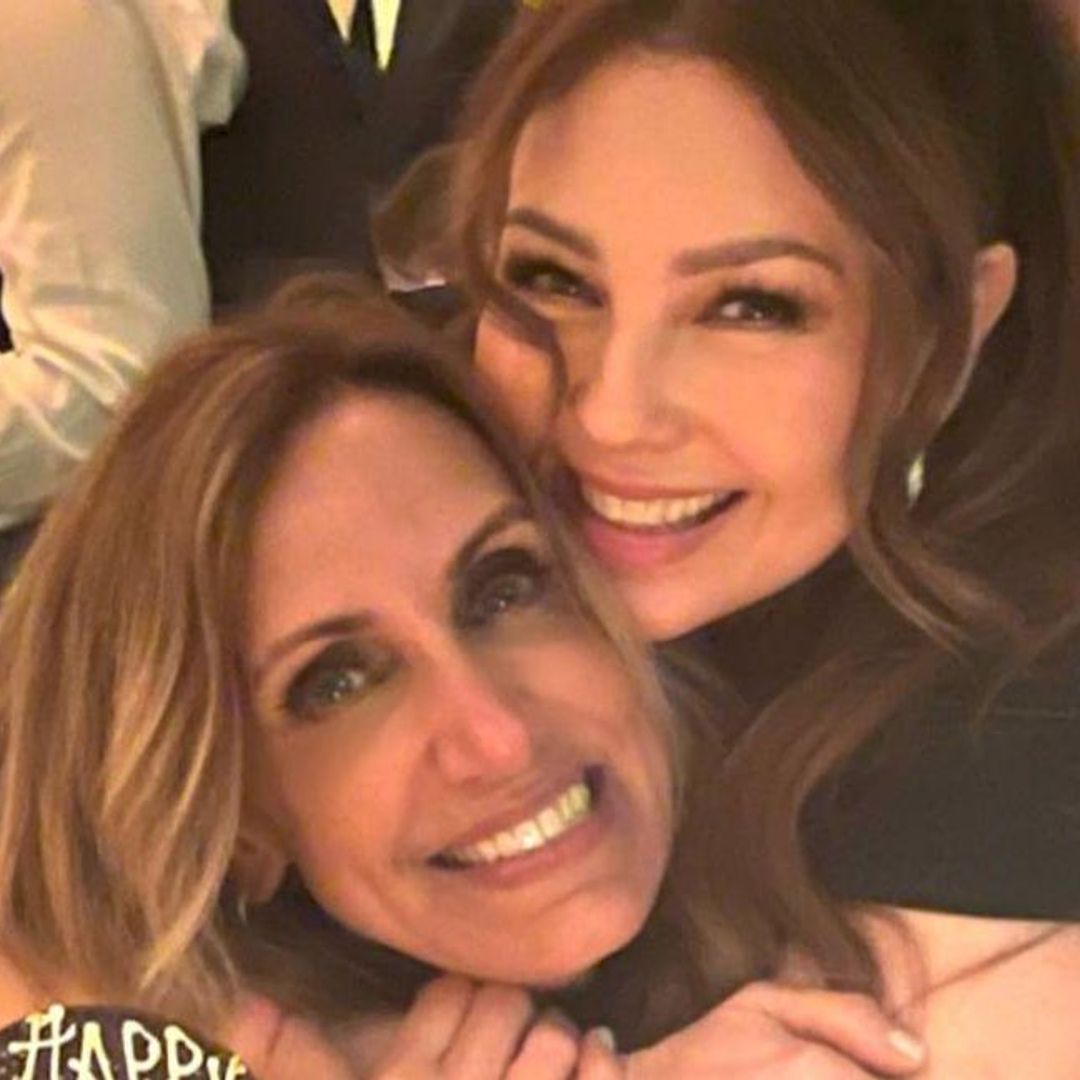 Thalía sorprende a Lili Estefan por su cumpleaños ¡con inédita celebración y pastel incluido!