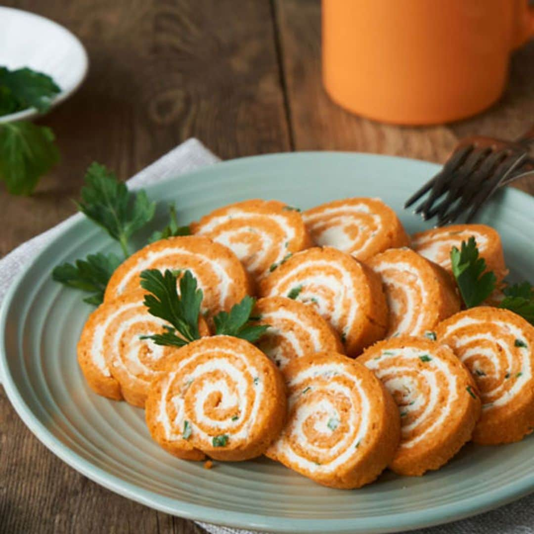 Rollitos de tortilla con queso crema a las finas hierbas