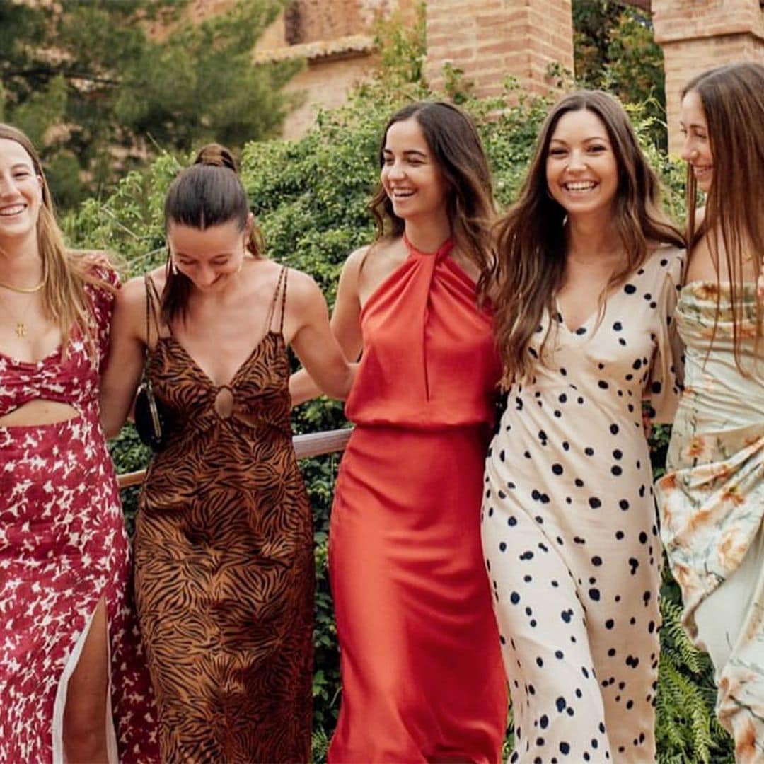 La madrina, la hermana de la novia o una amiga: hay un look perfecto para cada invitada