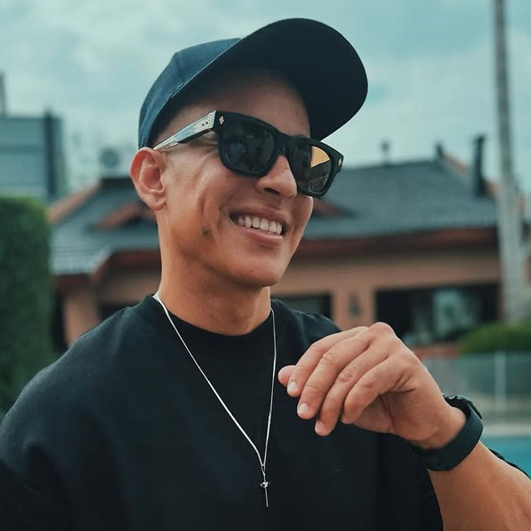 Daddy Yankee pone pausa a su retiro y lanza 'En El Desierto' en medio de sus problemas legales