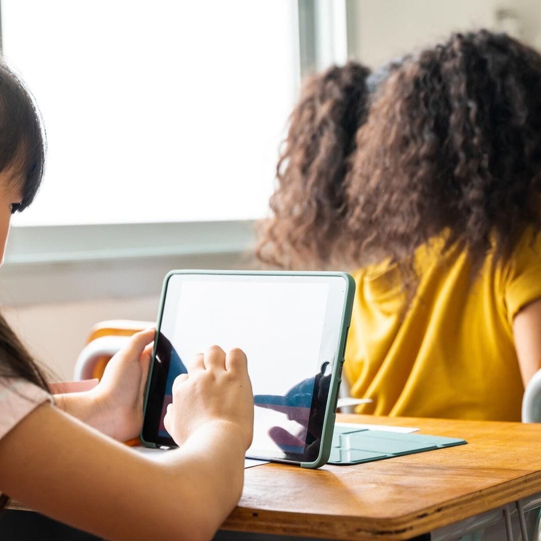 La presencia de pantallas en las aulas y por qué no se han probado antes su eficacia en el aprendizaje