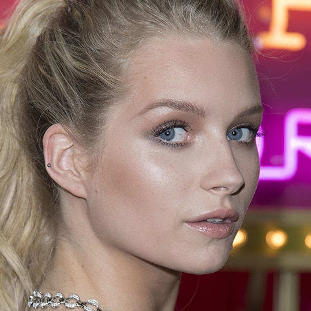 Para Lottie Moss el ritual de la piel perfecta cumple estos 5 pasos