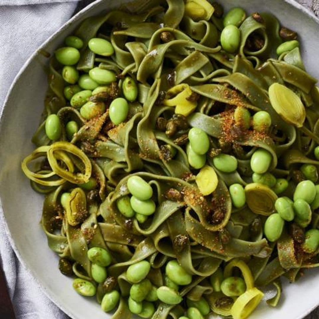 'Tagliatelle' con puerro y edamame