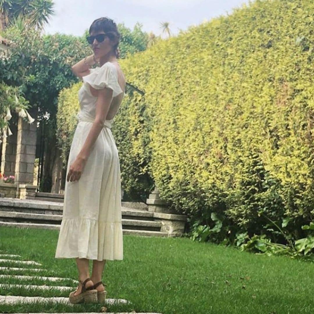 De una tarde en casa a un look de invitada, el vestido de lino todoterreno de Sara Carbonero