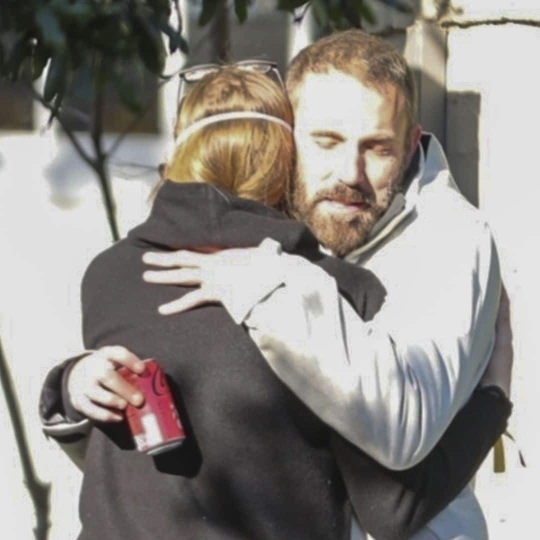 El emocionante abrazo de Ben Affleck a su hija Violet tras tener que abandonar su vivienda por los incendios de Los Ángeles